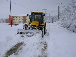 15 köy yolu ulaşıma kapandı