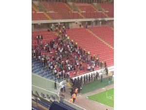 Mersin İdmanyurdu-Amed Sportif Faaliyetler maçında olay