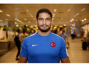 Serbest Güreş Milli Takımı yurda döndü