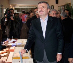 Konyalılar sandık başına gitti
