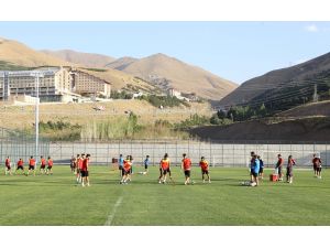 Göztepe, Erzurum'da kampa girdi