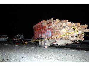 Bolu'da kamyon ile kamyonet çarpıştı: 1 ölü, 1 yaralı