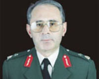 Generali bir asker vurmuş