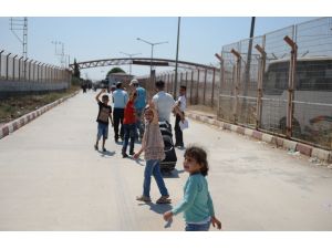 Ailesini rehin alan kişiyi polis ikna etti