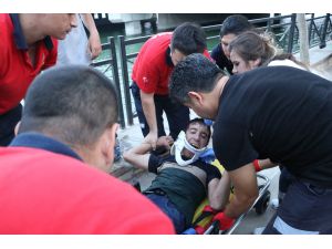 Nehre düşen kişiyi vatandaşlar kurtardı