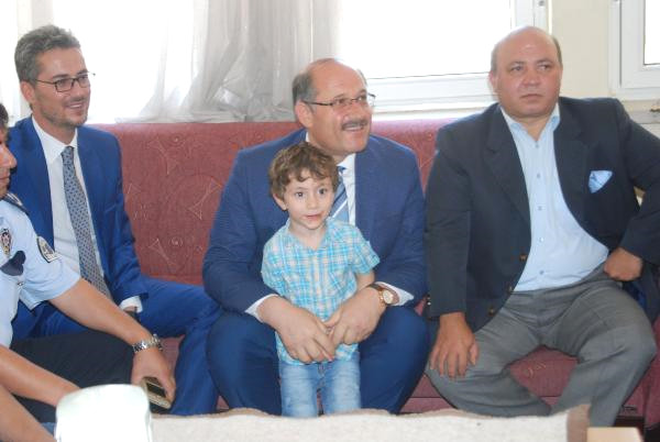 Karapınar'da Tehlikeli Gerginliğin Ardından Suriyelilere Bayram Ziyareti