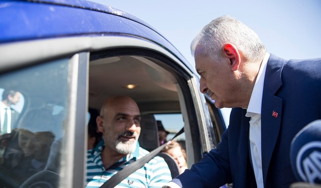 Başbakan Yıldırım'dan sürücülere bayram sürprizi/Video...