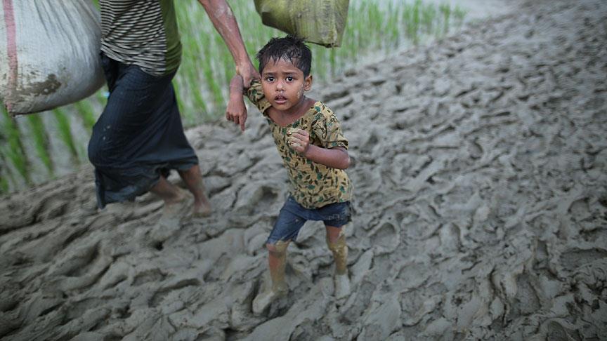 Arakanlı Müslümanların Bangladeş'e geçiş mücadelesi sürüyor