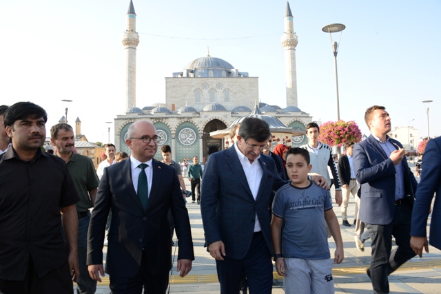 Davutoğlu, Arakan’daki zulme seslendi