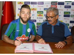 Halil İbrahim Sönmez Çaykur Rizespor'la imzaladı
