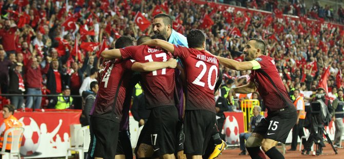 A Milli Futbol Takımı, şansını sürdürdü! Puan durumu