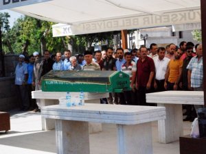 Bayram ziyaretinde pencereden düşen Ecrin hayatını kaybetti