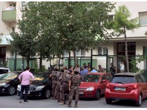 Ataköy'de binadan parka ateş açıldı: 2 yaralı