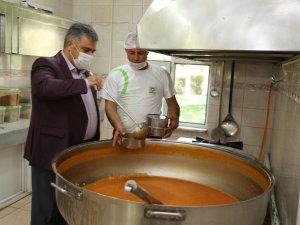 Vatandaşlara her gün sıcak yemek