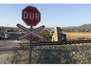 Denizli'de hemzemin geçitte kaza: 1 yaralı