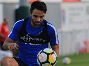 Trabzonspor, yeni transferlerini tanıttı