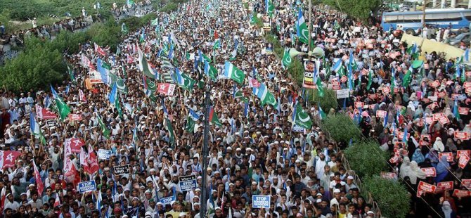Arakanlı Müslümanlara yönelik katliamlara tepkiler