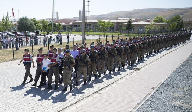 Sivil imamlara neden diğer FETÖ'cülerle birlikte yemek yedirilmiyor?