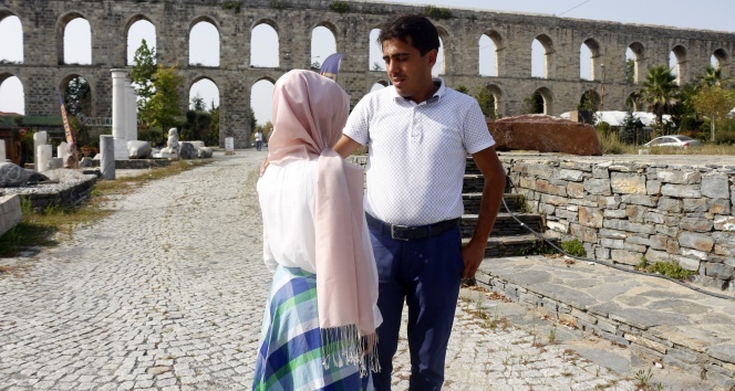 Başörtülü kızın okul kaydını iptal ettiler