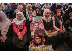 Gazze'de Filistinli tutuklulara destek gösterisi