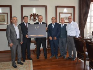 Kırtasiyeciler Odası Başkanı Kuşpınar’dan Vali Yakup Canbolat’a ziyaret