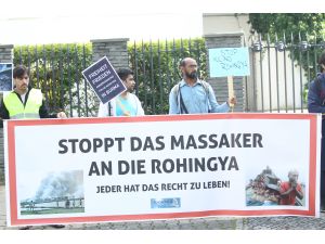 Almanya'da Arakan protestosu