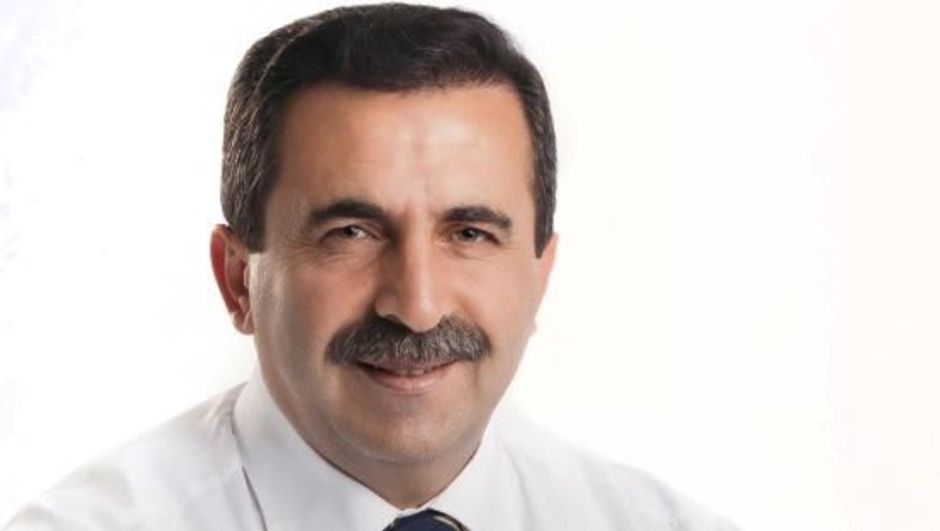 Eski Ilgın Belediye Başkanı Oral'a yurt dışı yaağı