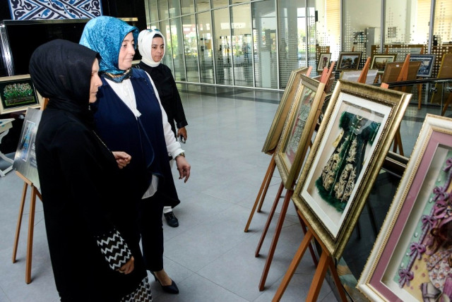 Meram Kadın Meclisi'nden Rölyef Sergisi
