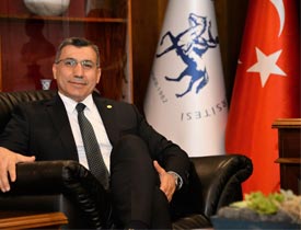 İzmir Dokuz Eylül Üniversitesi rektörü görevinden alındı