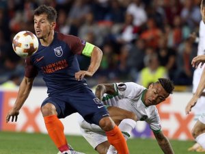 Medipol Başakşehir grup maçlarına 1 puanla başladı