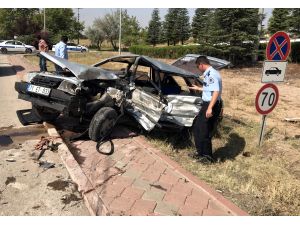 Kırıkkale'de iki otomobil çarpıştı: 5 yaralı