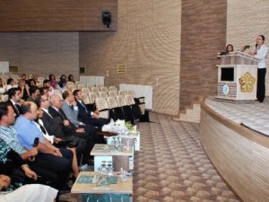 Zürih Üniversitesi Dental Materyaller Bölüm Başkanı Prof. Özcan: