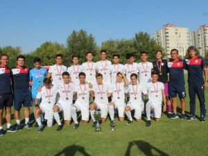 Şampiyon  Galatasaray ve Altınordu