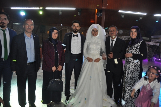 Şenol Metin oğlunu evlendirdi