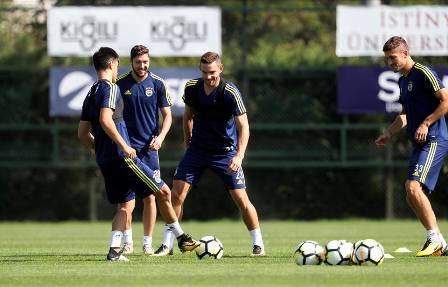 Fenerbahçe'de derbi mesaisi başladı!
