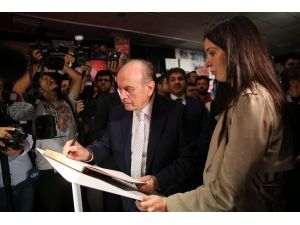 "Karanlıktan Aydınlığa Meydanların Dili" sergisi açıldı