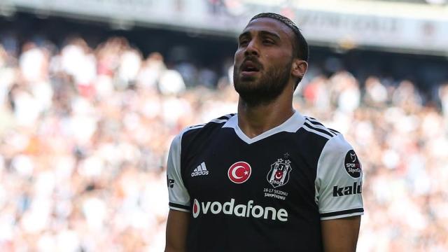 Cenk Tosun, Fenerbahçe karşısında ilk peşinde