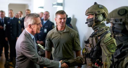 Almanya 13 terör saldırısını önledi