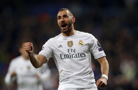 Real Madrid, Benzema'nın sözleşmesini 2021 yılına kadar uzattı