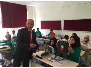 Akıncılar'da öğrencilere kırtasiye yardımı