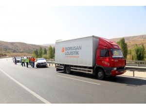 Sivas'ta trafik kazası: 3 yaralı