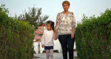 Terör saldırısında gözlerini kaybeden minik Buse “gazi" olmayı bekliyor