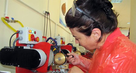 Ekmeğini taştan çıkaran ev hanımları, Amerika’ya doğal taş ihraç ediyor