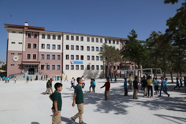 Büyükşehir her zaman eğitimin hizmetinde