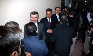 Başkanlar tebrikleri kabul etti