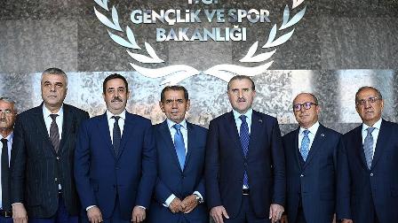 Kulüpler Birliği Vakfından Bakan Bak'a ziyaret