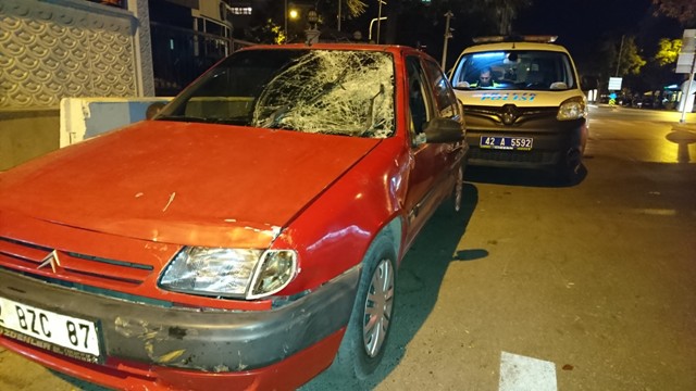 Otomobilin çarptığı kadın hayatını kaybetti