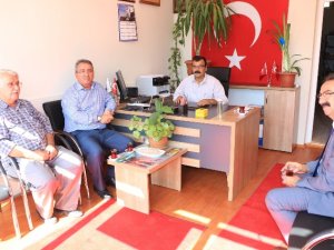 Hançerli Muhtarları ofislerinde ziyaret etti