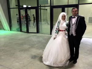 Düğünden çıkıp maça gittiler