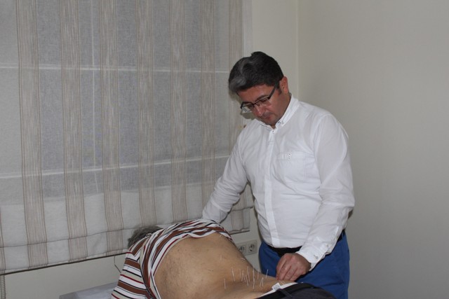 AĞRILAR AKUPUNKTURLA GİDİYOR